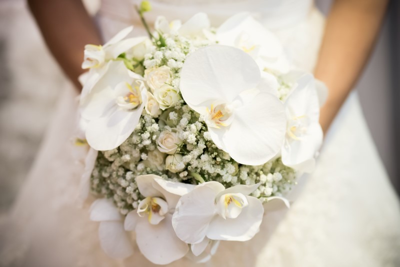 Buquê de flores brancas - Casamento Caroline Bertolini e Rodrigo Bottino